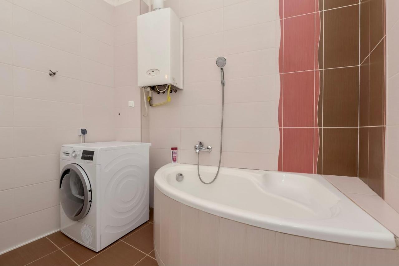 Corvina Apartment Budapest With Free Private Parking Eksteriør billede