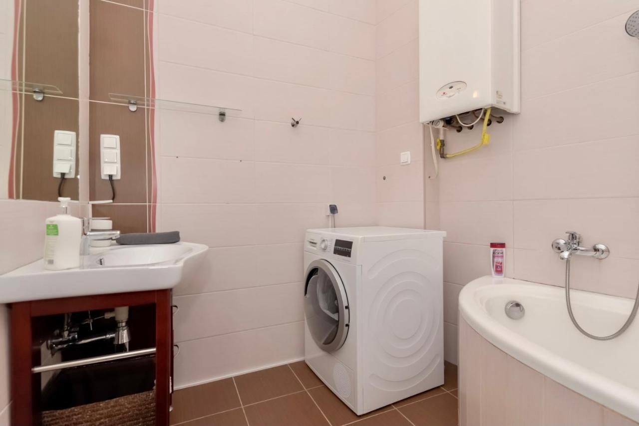 Corvina Apartment Budapest With Free Private Parking Eksteriør billede